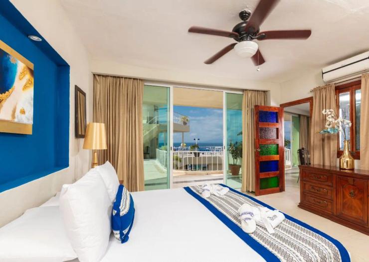 Master Suite  Blue Chairs Beachfront Resort Puerto Vallarta - Sólo Adultos Mexico Master Suite  Blue Chairs Beachfront Resort Puerto Vallarta - Sólo Adultos Mexico